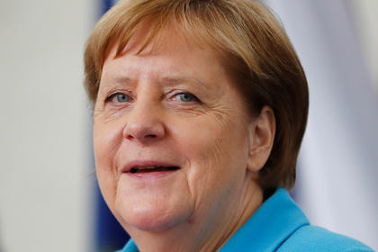 Стали известны слова Меркель во время приступа