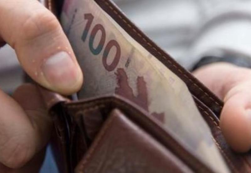 В Азербайджане подняли зарплаты более чем миллиону человек