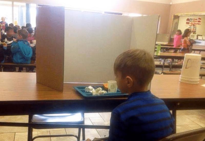 Мама пришла к сыну в школьную столовую, когда она увидела, что сделали учителя - она была возмущена