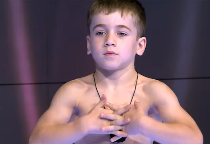 Мальчик из Чечни установил два новых рекорда в отжимании