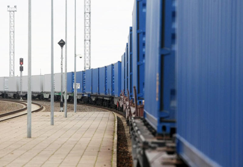Азербайджан увеличил транспортировку грузов