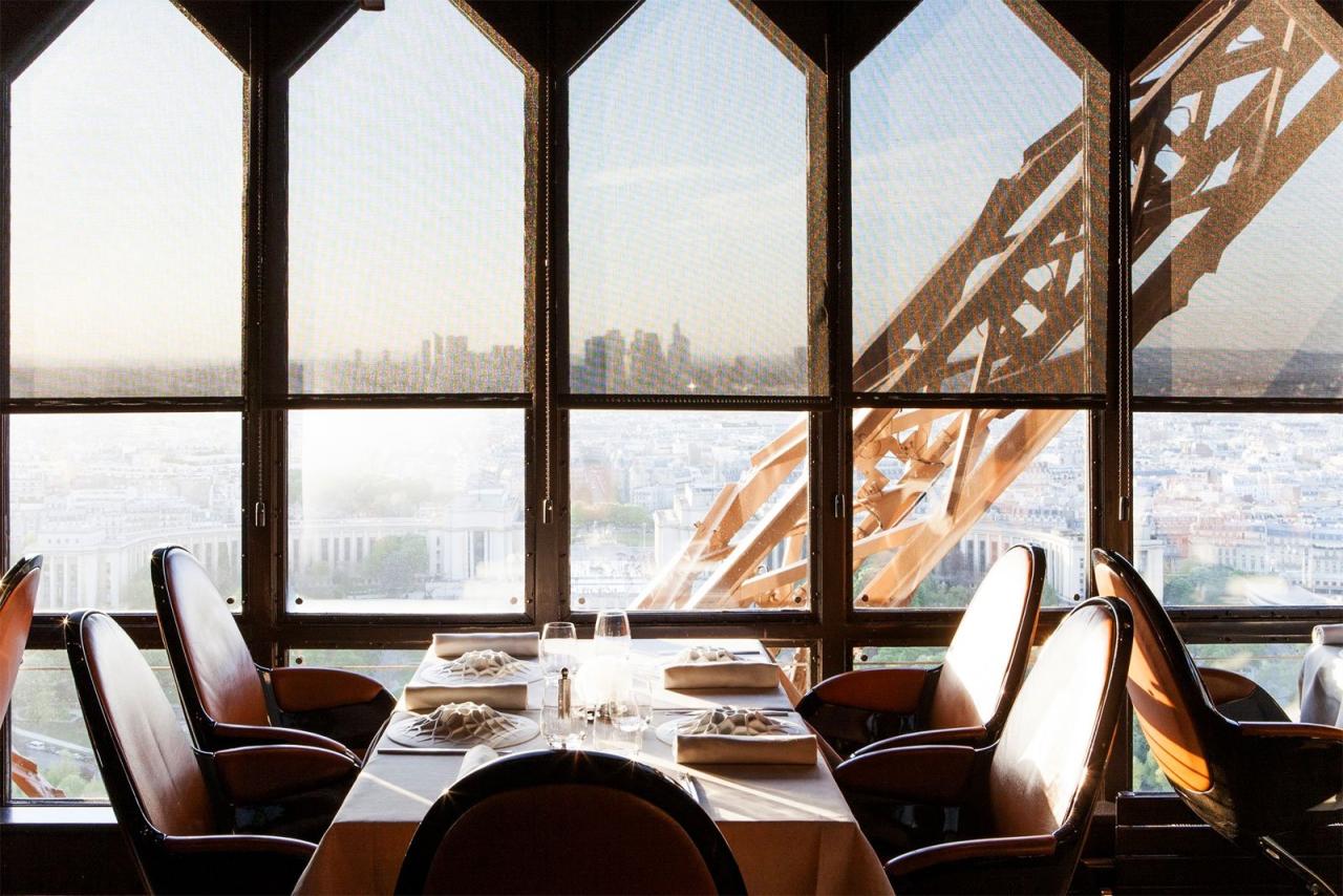 Культовый ресторан на Эйфелевой башне открывается после реконструкции