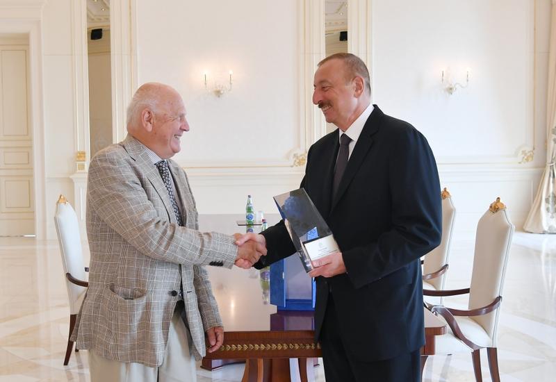 Президент Ильхам Алиев принял президента Европейских олимпийских комитетов