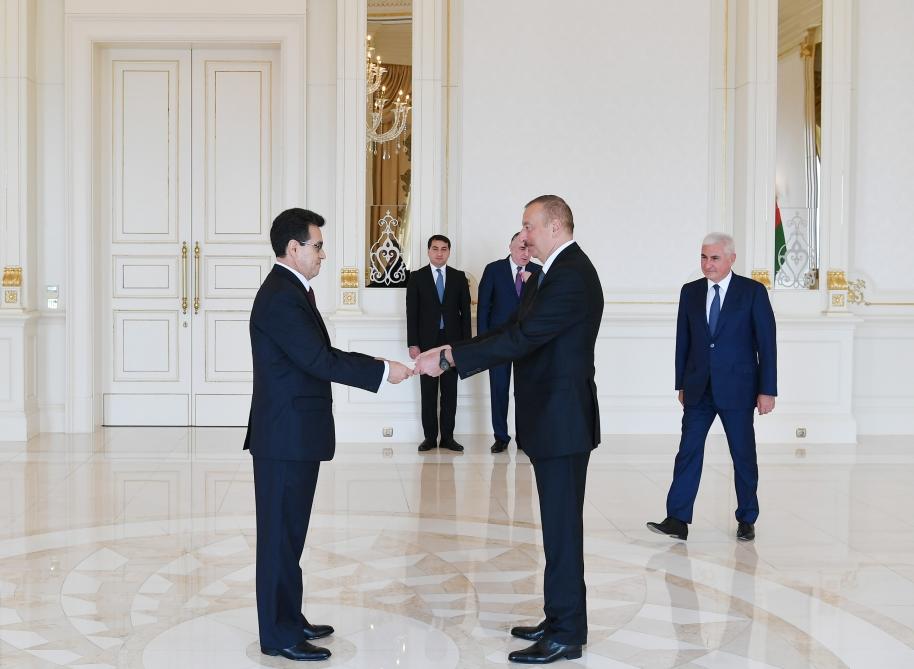 Президент Ильхам Алиев принял верительные грамоты новых послов Колумбии и Малайзии