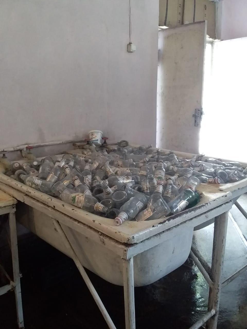 Антисанитария в цехе по производству безалкогольных напитков в Гяндже