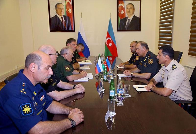 Российские генералы на переговорах в Баку
