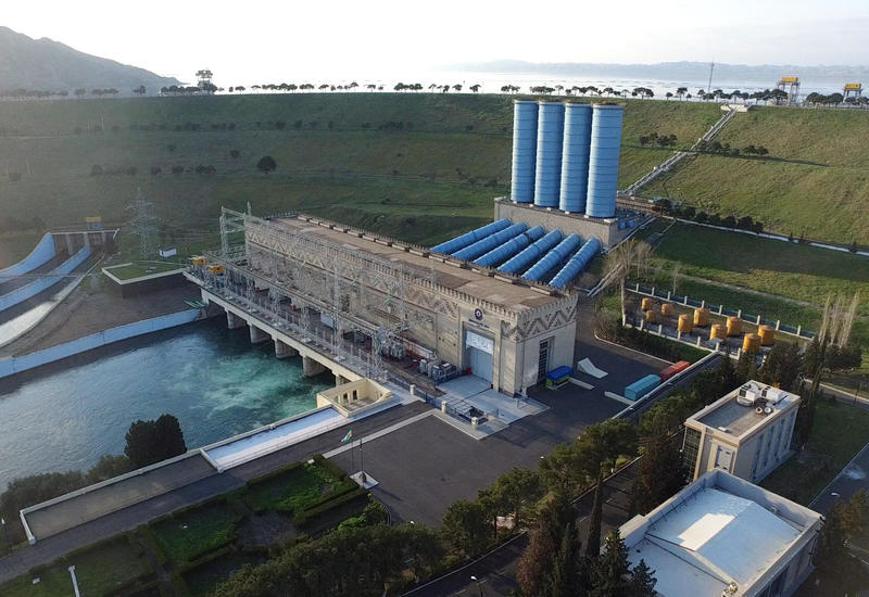 В Азербайджане реконструируют крупную электростанцию