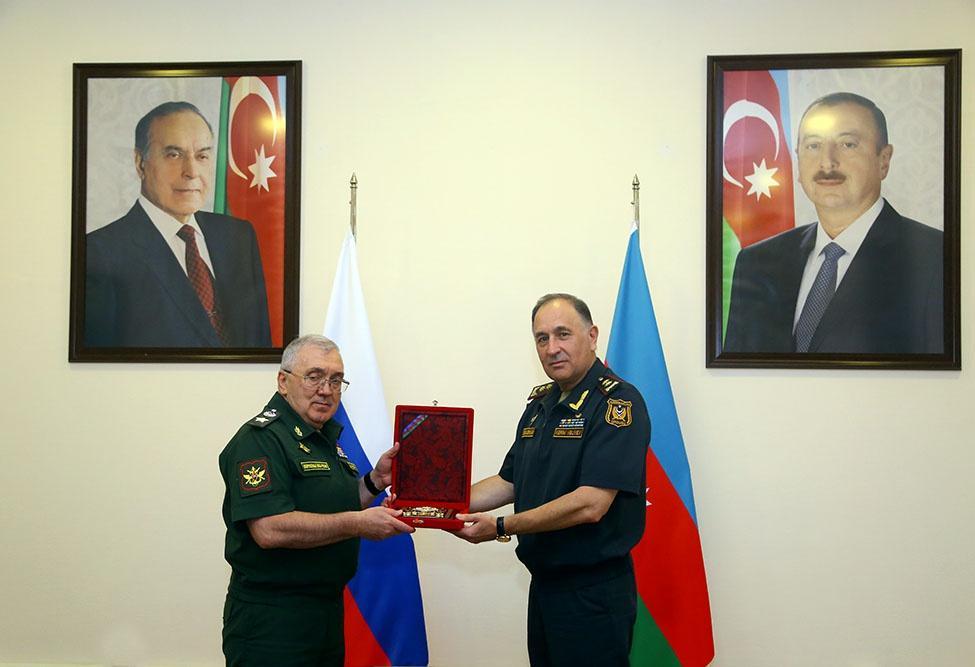 Российские генералы на переговорах в Баку