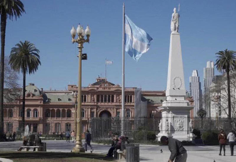 S&P и Fitch понизили кредитный рейтинг Аргентины