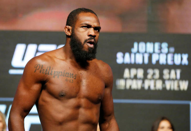 Чемпиону UFC грозит тюрьма за нападение на официантку