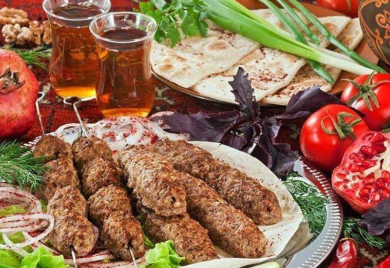 Diyetoloq azərbaycanlıların qidalanmasındakı səhvləri açıqladı