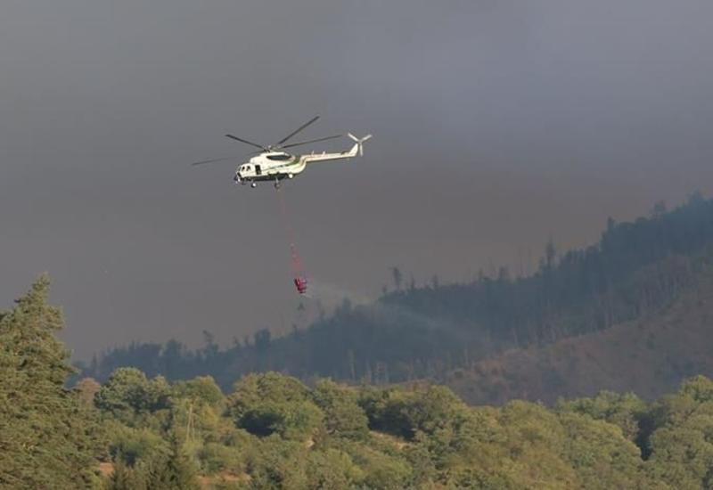 В Ярдымлы начался крупный пожар, в воздух поднят вертолет