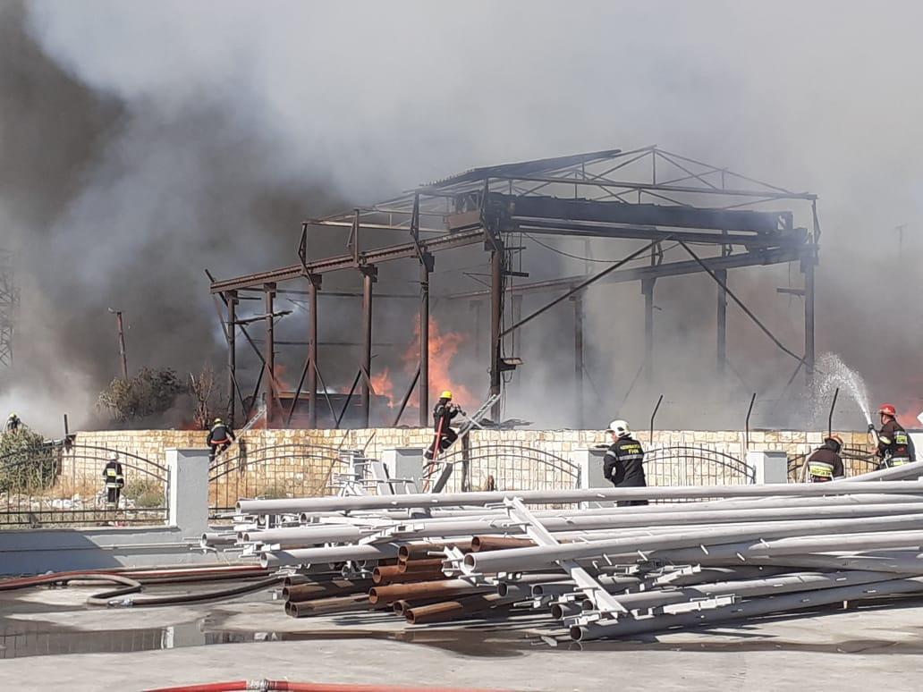 К тушению пожара на рынке в Баку привлечено 22 единицы техники