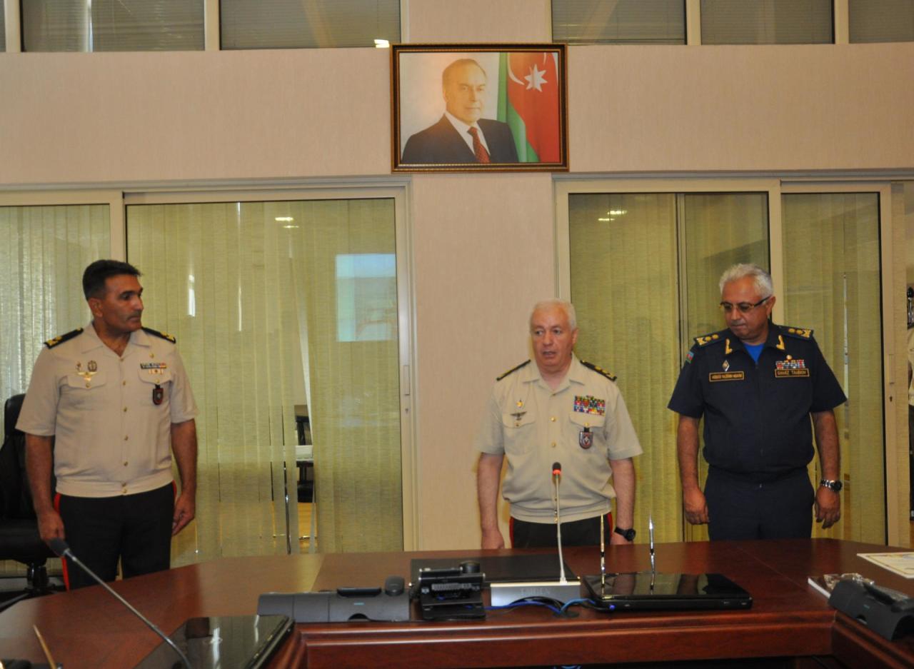 Награждены сотрудники МЧС Азербайджана, участвовавшие в поисках разбившегося МиГ-29