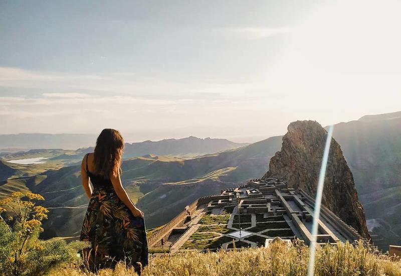 Завораживающая крепость Алинджа глазами испанской путешественницы