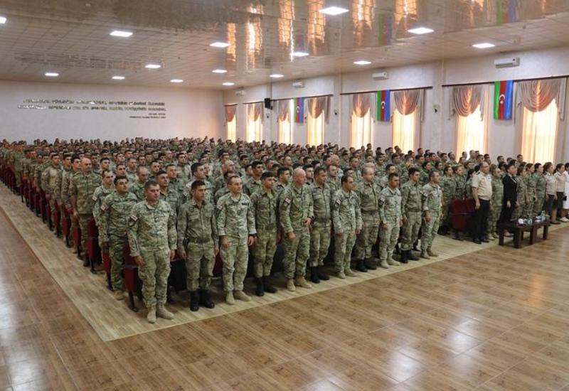 Для военнослужащих Азербайджана, Турции и Грузии провели концерт