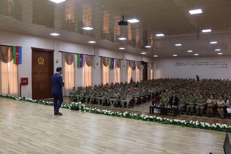 Для военнослужащих Азербайджана, Турции и Грузии провели концерт