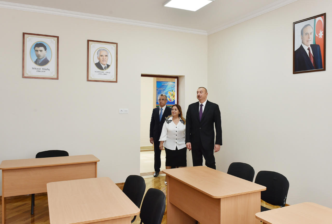 Президент Ильхам Алиев ознакомился с условиями, созданными в средней школе №101 в Баку