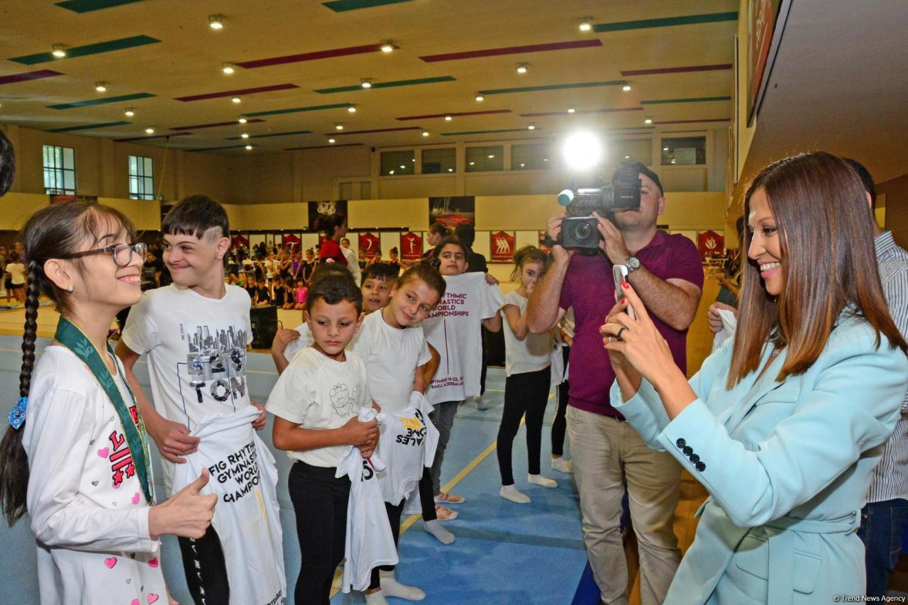 Посол 37-го Чемпионата мира по художественной гимнастике Яна Батыршина посетила клуб "Оджаг Спорт"