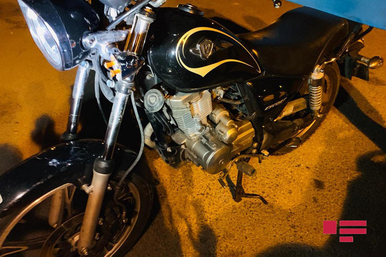 Тяжелое ДТП с участием мотоцикла в Баку, есть пострадавший