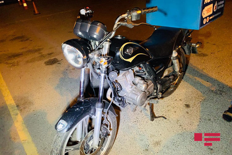 Тяжелое ДТП с участием мотоцикла в Баку, есть пострадавший
