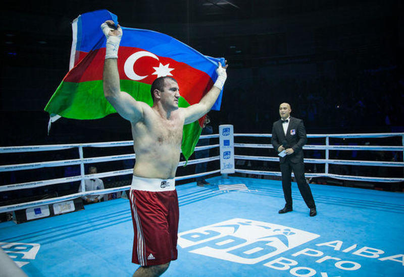 Магомедрасул Меджидов одержал победу в первом бою в профессиональном боксе