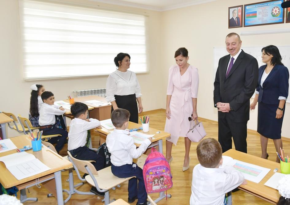 Президент Ильхам Алиев и Первая леди Мехрибан Алиева приняли участие в открытии нового учебного комплекса средней школы №300