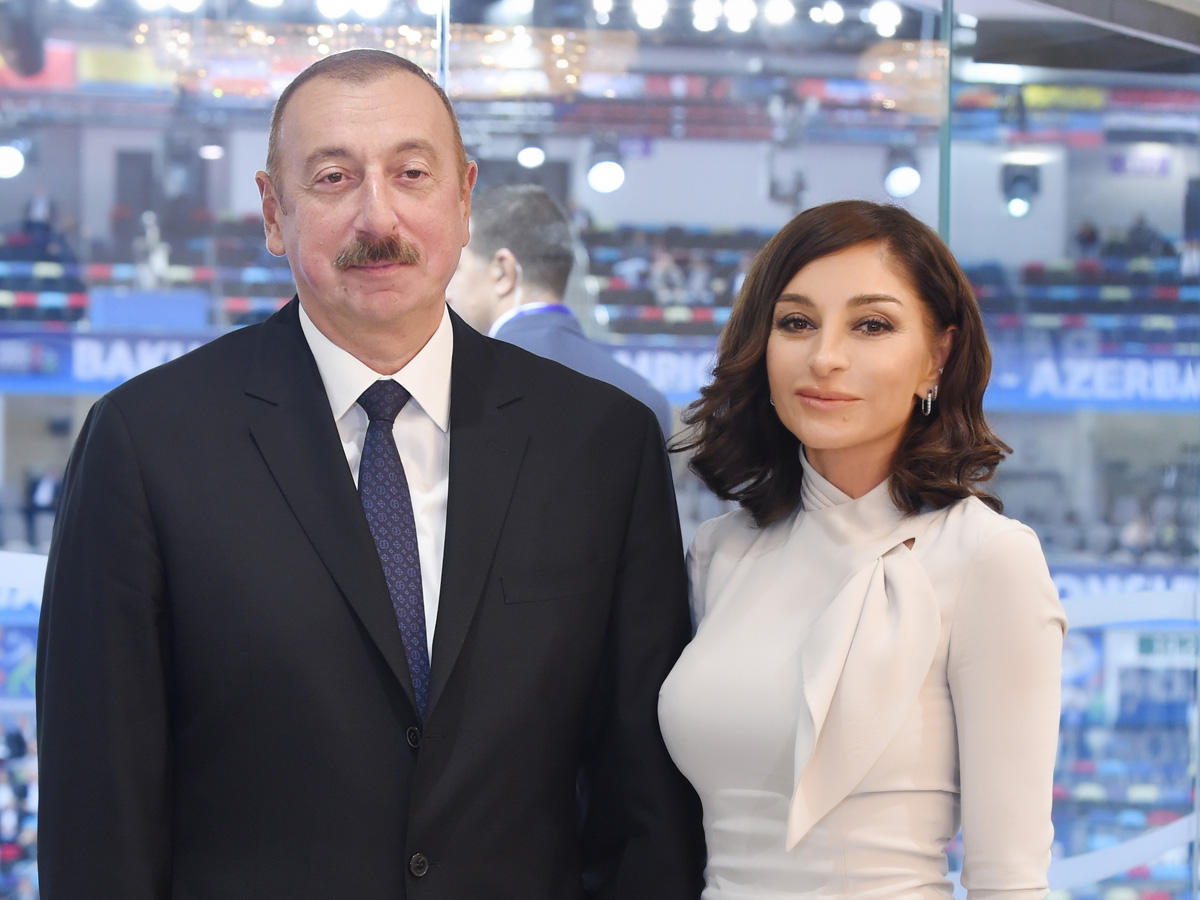 Президент Ильхам Алиев и Первая леди Мехрибан Алиева наблюдали за церемонией открытия 37-го Чемпионата мира по художественной гимнастике в Баку