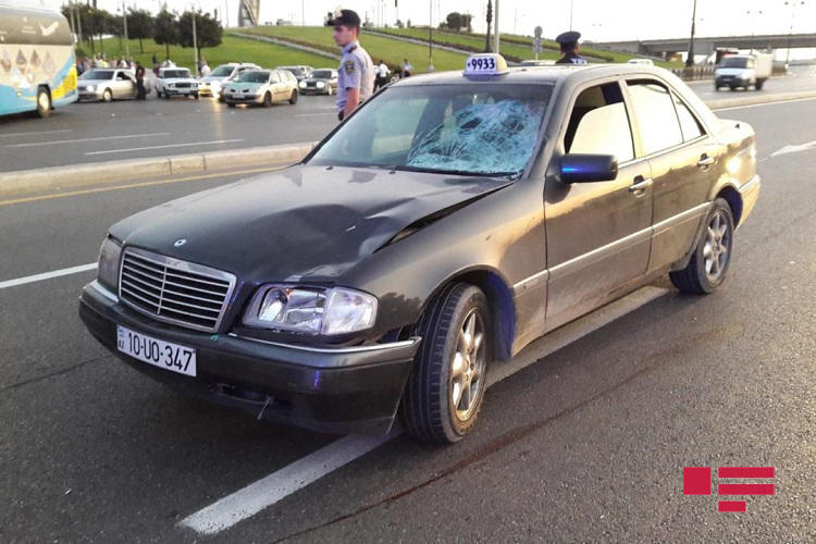 Страшная авария с участием такси в Баку, есть погибший