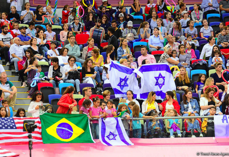 Болельщики со всего мира наблюдают за Чемпионатом мира по художественной гимнастике в Баку