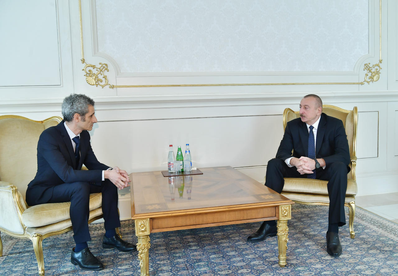 Президент Ильхам Алиев принял верительные грамоты новоназначенного посла Франции в Азербайджане