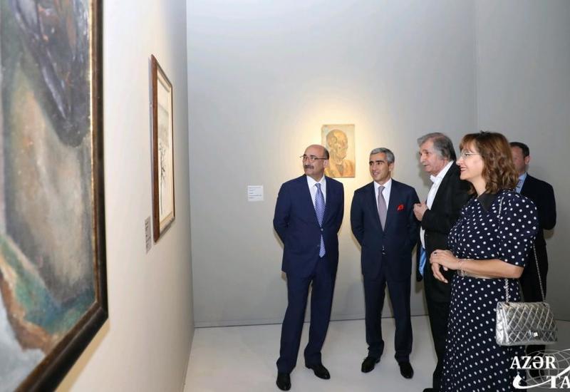 В Центре Гейдара Алиева открылась персональная выставка народного художника Фархада Халилова