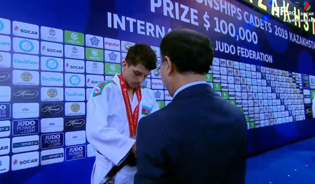 Азербайджанский дзюдоист завоевал серебряную медаль на ЧМ в Казахстане