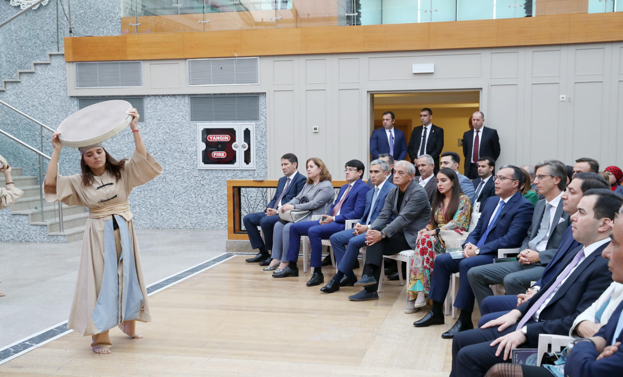 Вице-президент Фонда Гейдара Алиева Лейла Алиева приняла участие в презентации антрепризы "Насими"