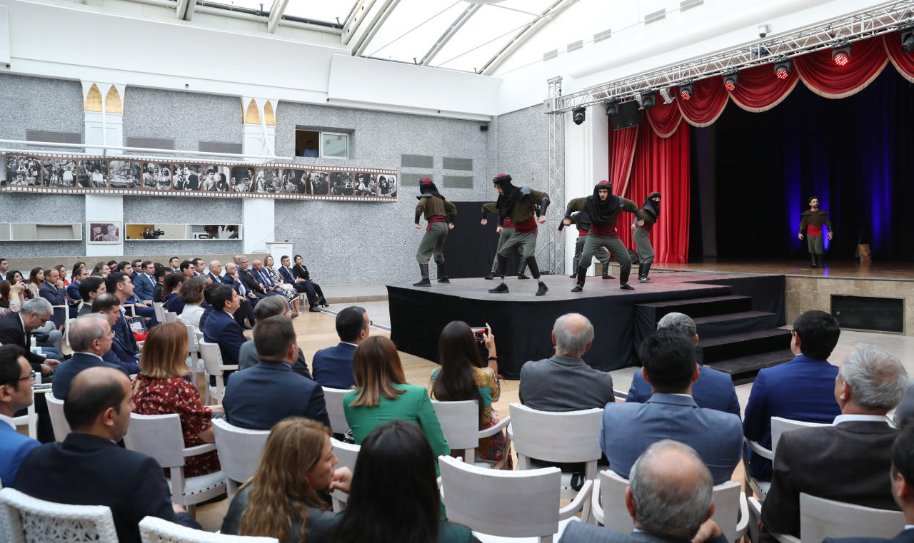 Вице-президент Фонда Гейдара Алиева Лейла Алиева приняла участие в презентации антрепризы "Насими"
