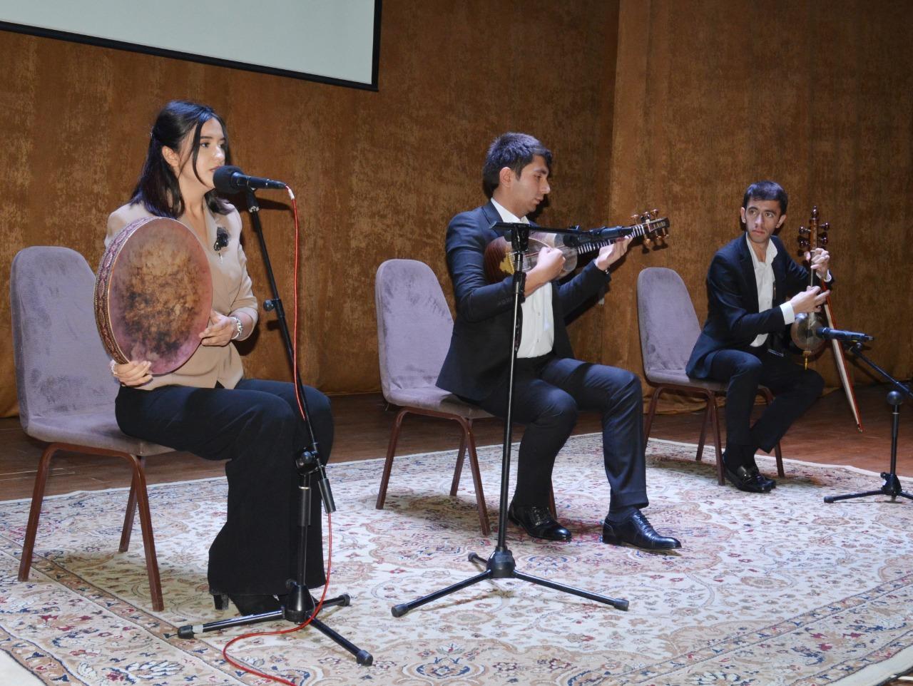 В Баку прошел концерт в рамках проекта "Путешествие в мир мугама"