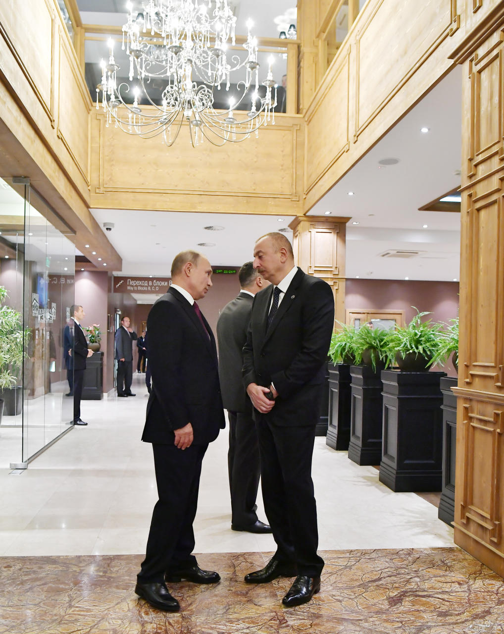 Президент Ильхам Алиев принял участие в неформальной встрече с участниками 16-го ежегодного заседания Международного дискуссионного клуба «Валдай»
