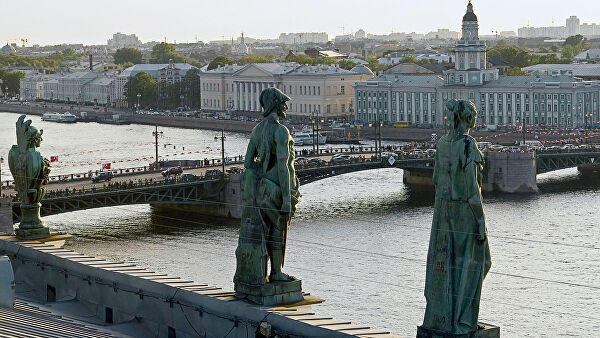 В Санкт-Петербурге блогер упал с высоты, делая селфи