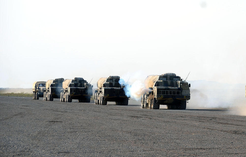 Учения ракетных и артиллерийских подразделений ВС Азербайджана