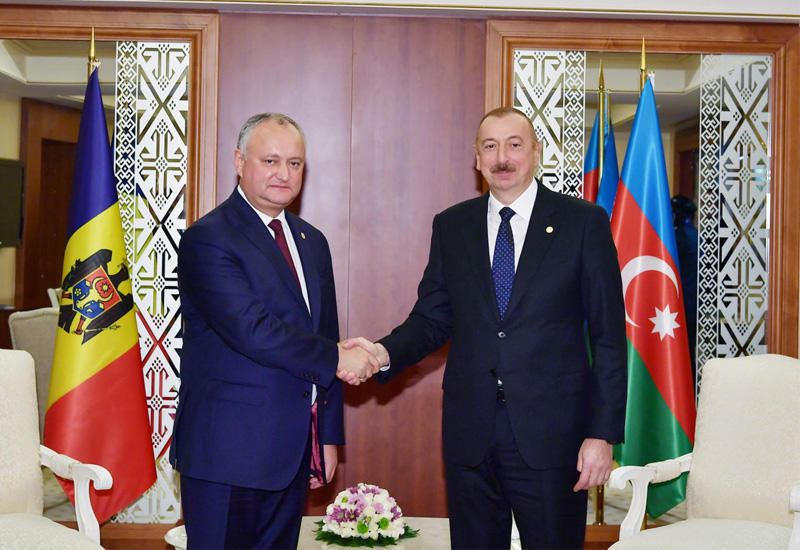 Президент Ильхам Алиев встретился в Ашгабаде с Президентом Молдовы Игорем Додоном