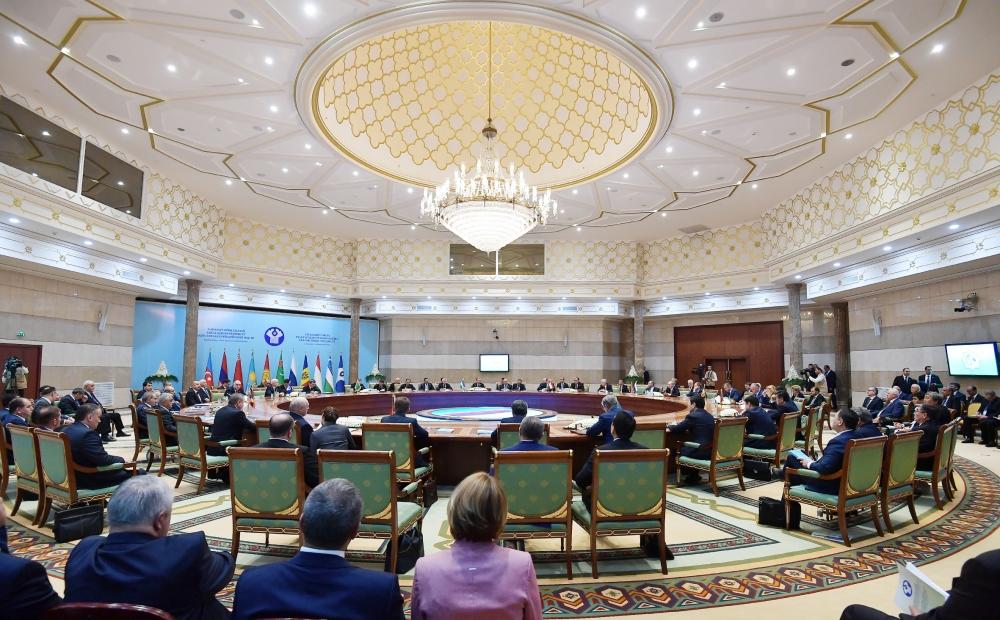 Президент Ильхам Алиев принял участие в заседании Совета глав государств СНГ в расширенном составе в Ашгабаде