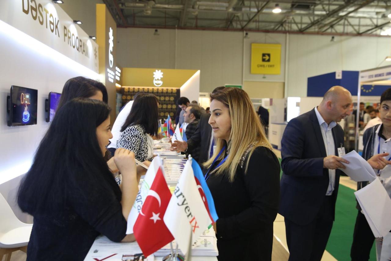 При поддержке Агентства по развитию МСБ Азербайджана предприниматели участвуют в выставке «Образование и карьера»