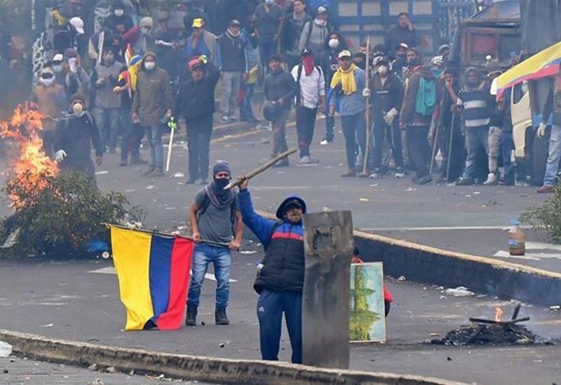 Протестующие перекрыли подъезды к аэропорту столицы Эквадора