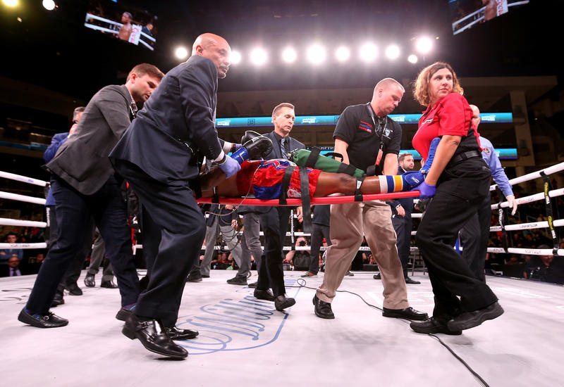Американский боксер Дэй впал в кому после поединка в Чикаго