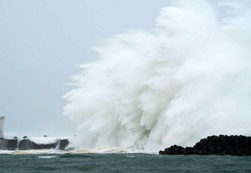 Панамское судно затонуло из-за тайфуна в Японии