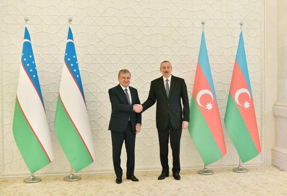 В Баку состоялась встреча президентов Ильхама Алиева и Шавката Мирзиеева