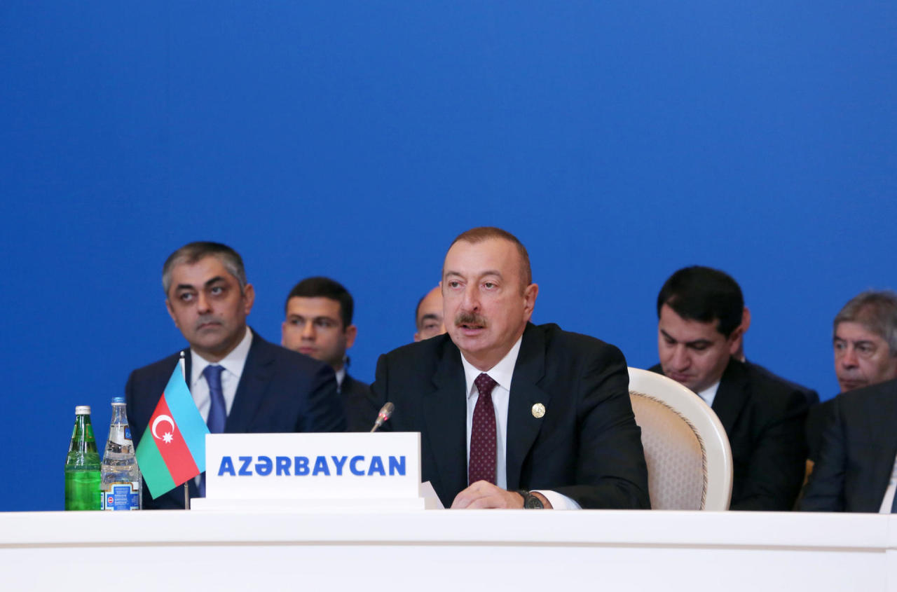 Президент Ильхам Алиев: Армения, разрушающая священные для мусульманского мира мечети, не может быть другом для мусульманских стран