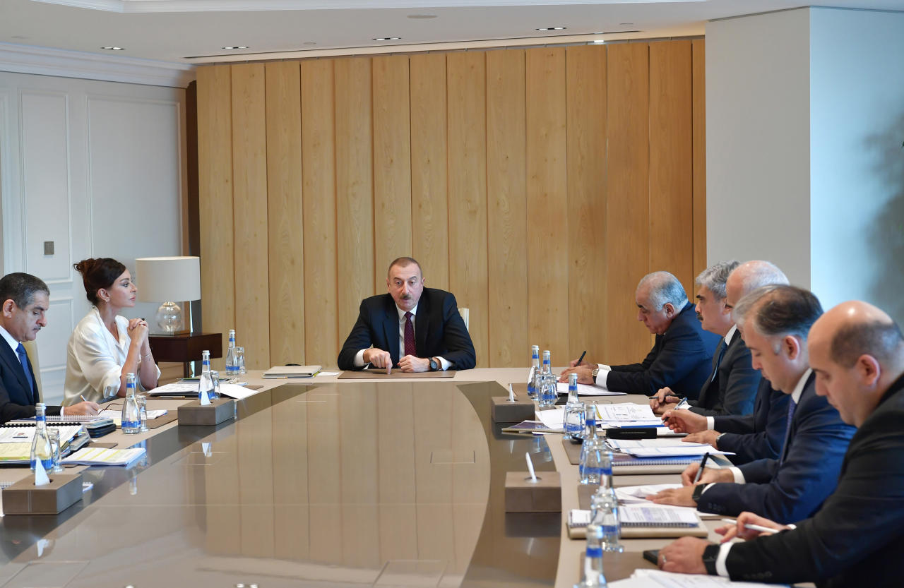 Президент Ильхам Алиев: Рост нашей ненефтяной промышленности более чем на 15% может считаться рекордом в мировом масштабе