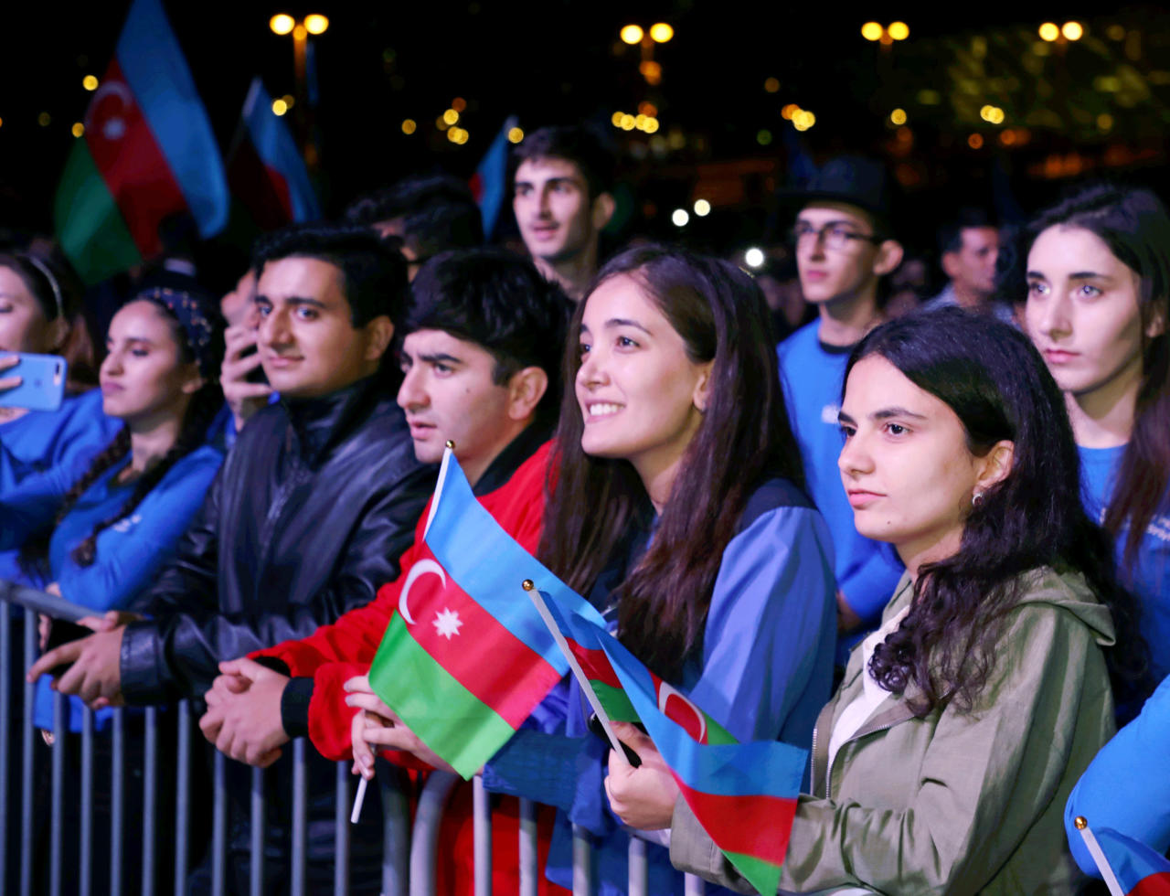 День независимости азербайджана фото