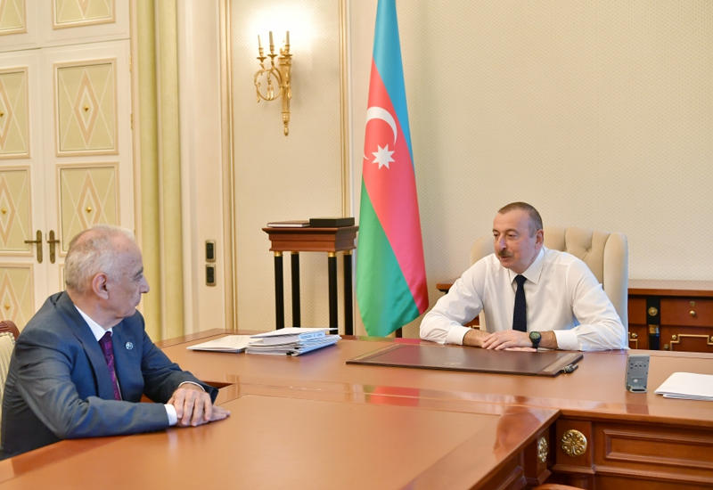 Президент Ильхам Алиев: В отличие от некоторых сегодняшних трусов, именующих себя «лидерами», Гейдар Алиев был готов выступить против любой опасности, пойти на любые лишения